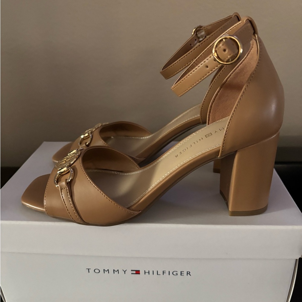 Tommy Hilfiger Rusina Womens Nude Ankle Strap Heels Size 8